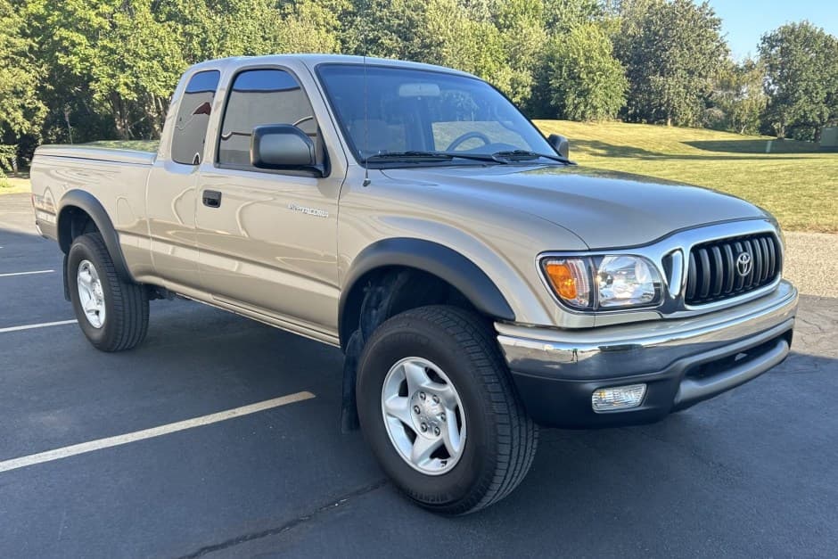 2003 Toyota Tacoma (N1X0 1995-2005) sold for $16,500