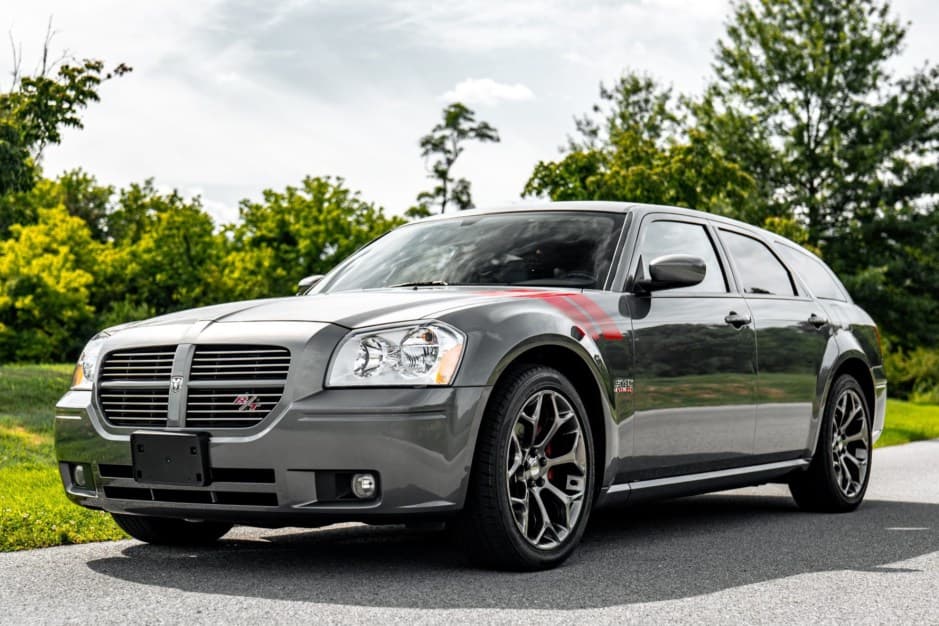 2005 Dodge Magnum sold for $25,105