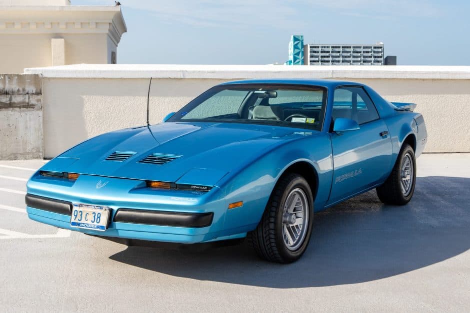 1988 Pontiac Firebird (1982-1992) sold for $9,222