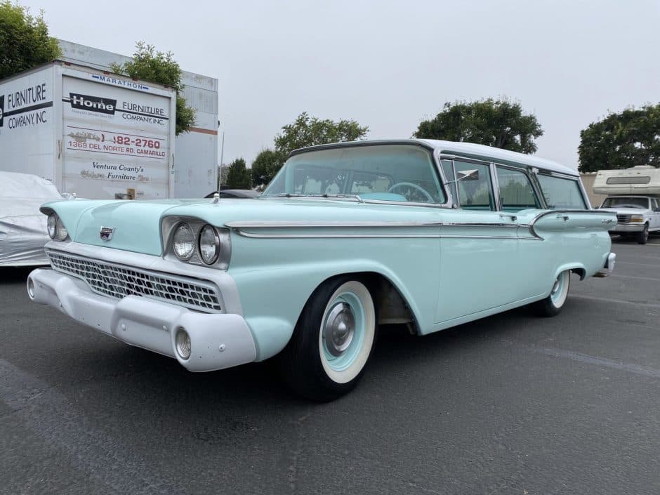 1959 Ford Country Sedan sold for $12,250