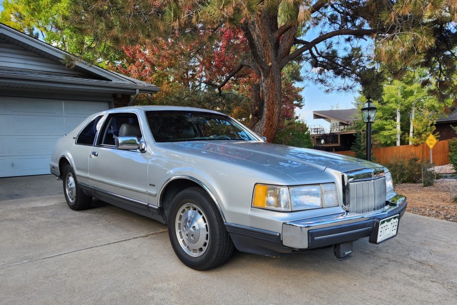 1987 Lincoln Continental Mark VII & Mark VII sold for $7,877
