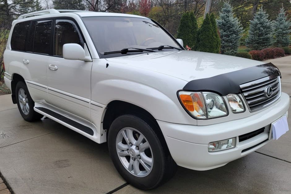 2003 Lexus LX470 sold for $24,750