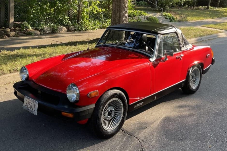 1975 MG Midget sold for $6,200