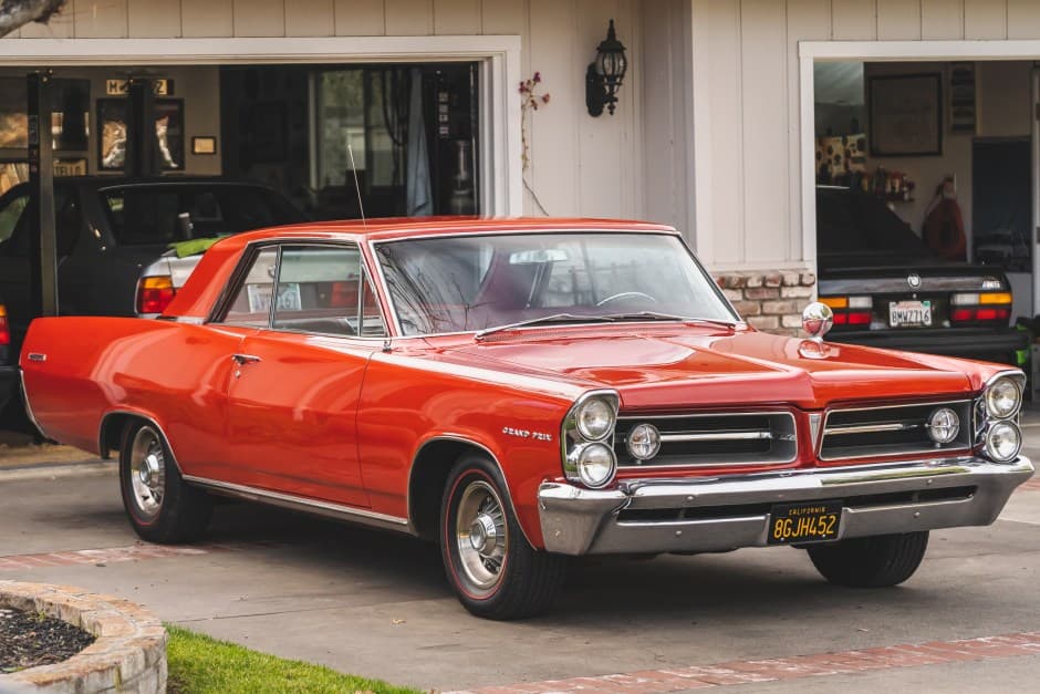 1963 Pontiac Grand Prix sold for $31,250