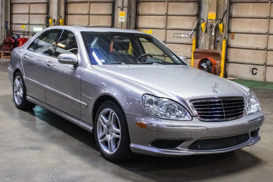 2005 Mercedes-Benz W220 S-Class sold for $23,250
