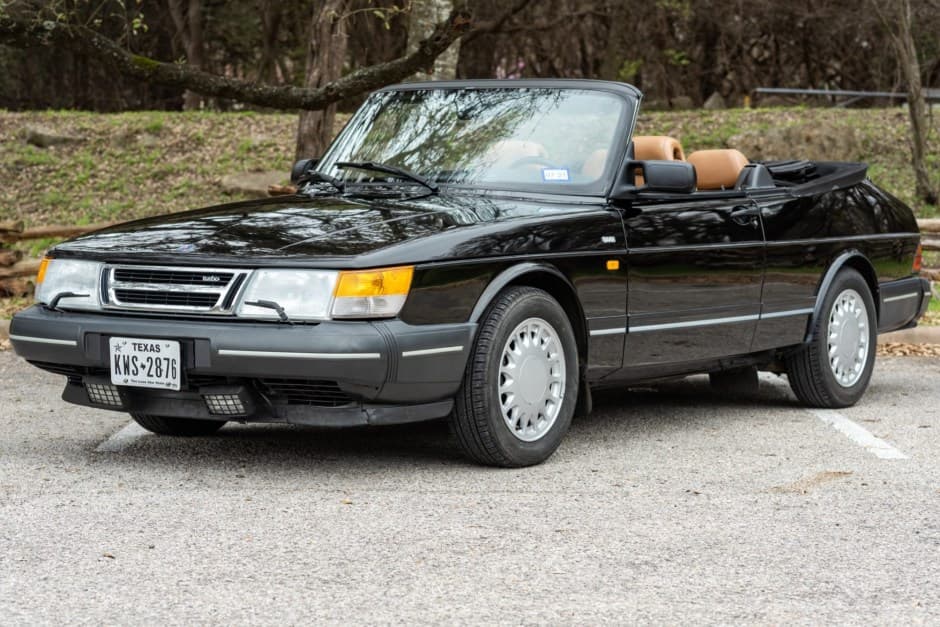 1991 Saab 900 sold for $13,200
