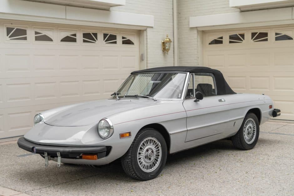 1976 Alfa Romeo 105/115 Spider Series 2 sold for $11,500