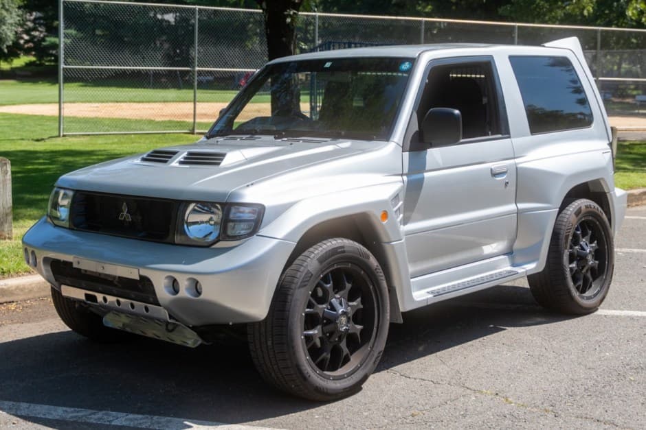 1997 Mitsubishi Pajero & Montero sold for $23,000