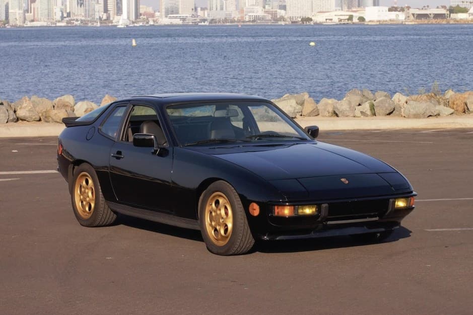 1987 Porsche 924 sold for $11,000