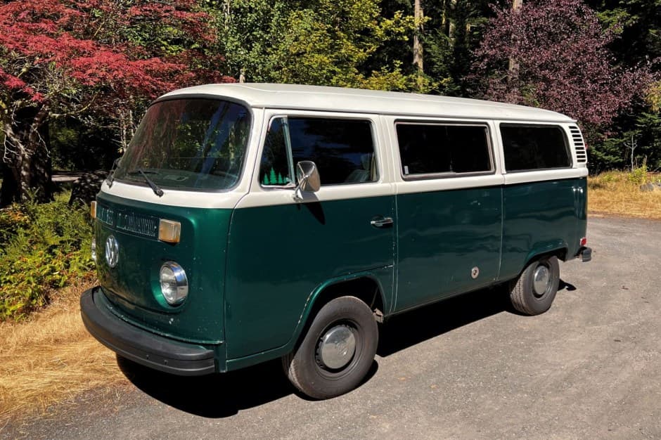 1979 Volkswagen Bay-Window Bus sold for $10,000