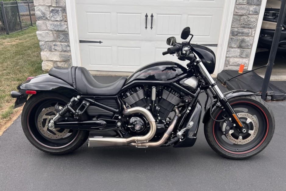 2008 Harley-Davidson V-Rod sold for $9,000