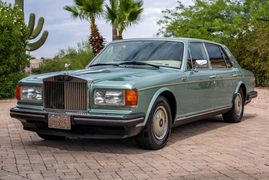 1995 Rolls-Royce SZ Silver Spirit & Silver Spur sold for $38,990