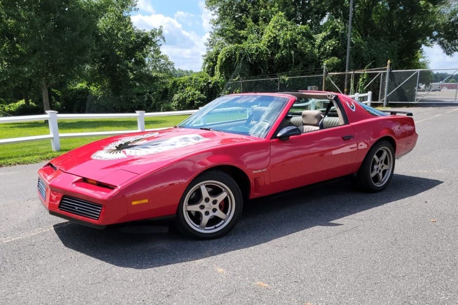 1983 Pontiac Firebird (1982-1992) sold for $25,750