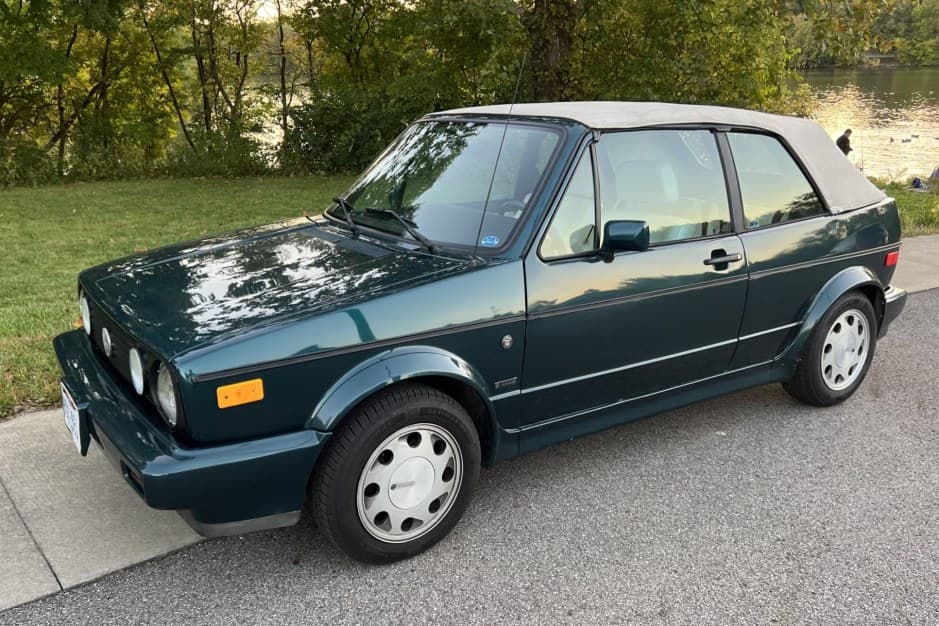 1992 Volkswagen Golf/Rabbit Cabriolet sold for $7,550