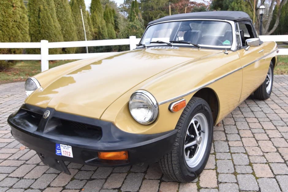1975 MG MGB sold for $12,531