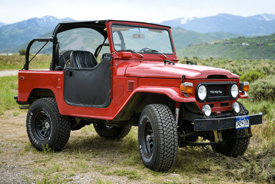 1976 Toyota Land Cruiser FJ40 sold for $15,000