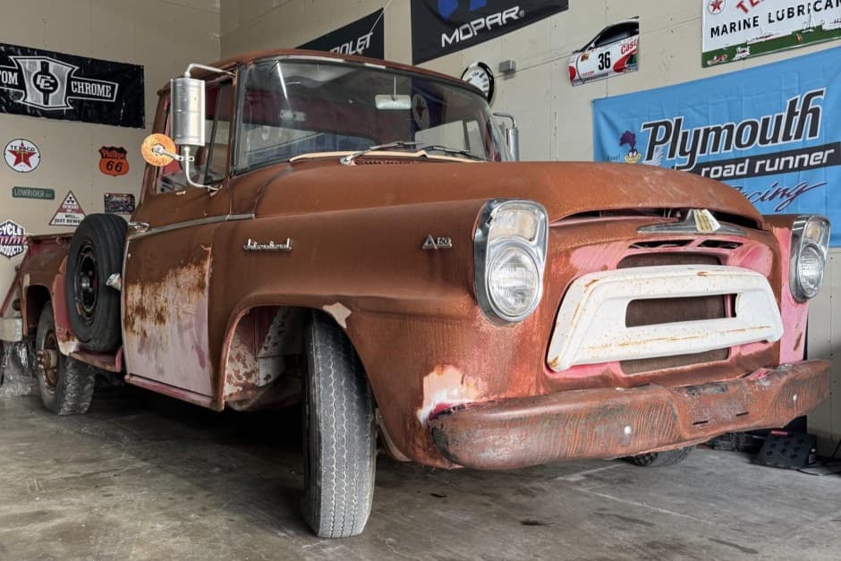 1958 International Harvester Pickup sold for $4,550