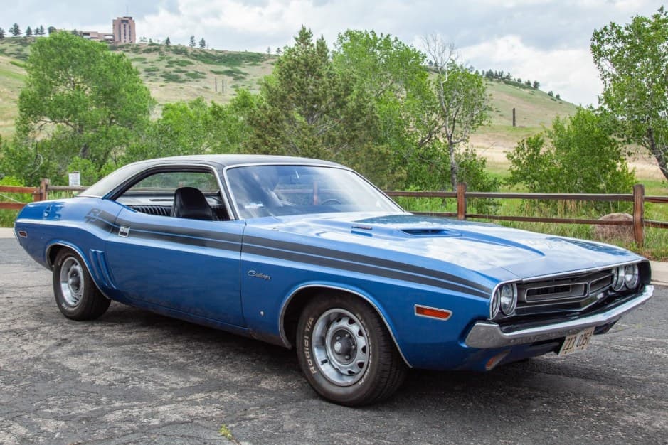 1971 Dodge Challenger (1970-1974) sold for $32,500
