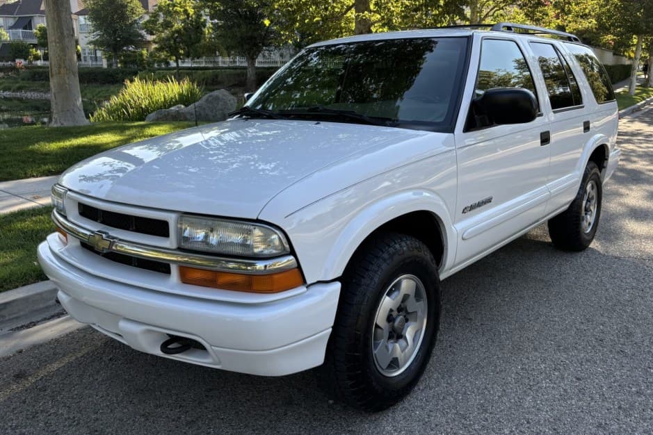 2004 Chevrolet Blazer 1995-2004 sold for $16,250