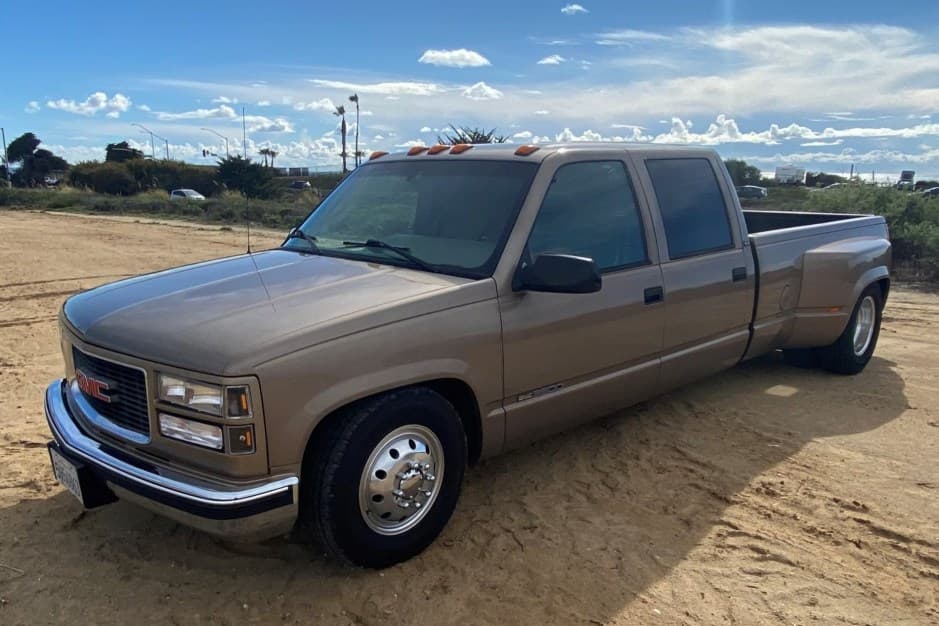 1996 GMC Sierra (GMT400 1988-2002) sold for $15,572