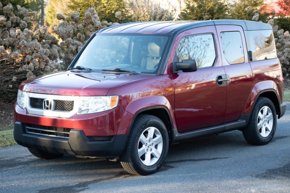 2010 Honda Element sold for $21,300