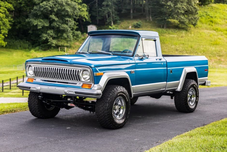 1975 Jeep Pickup sold for $28,000