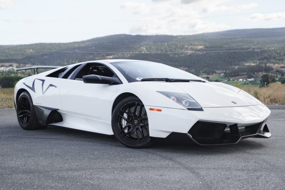 2010 Lamborghini Murciélago sold for $865,000