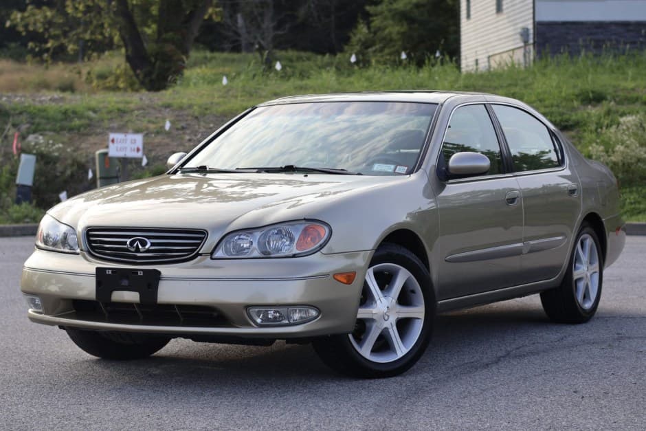 2002 Infiniti  sold for $9,333