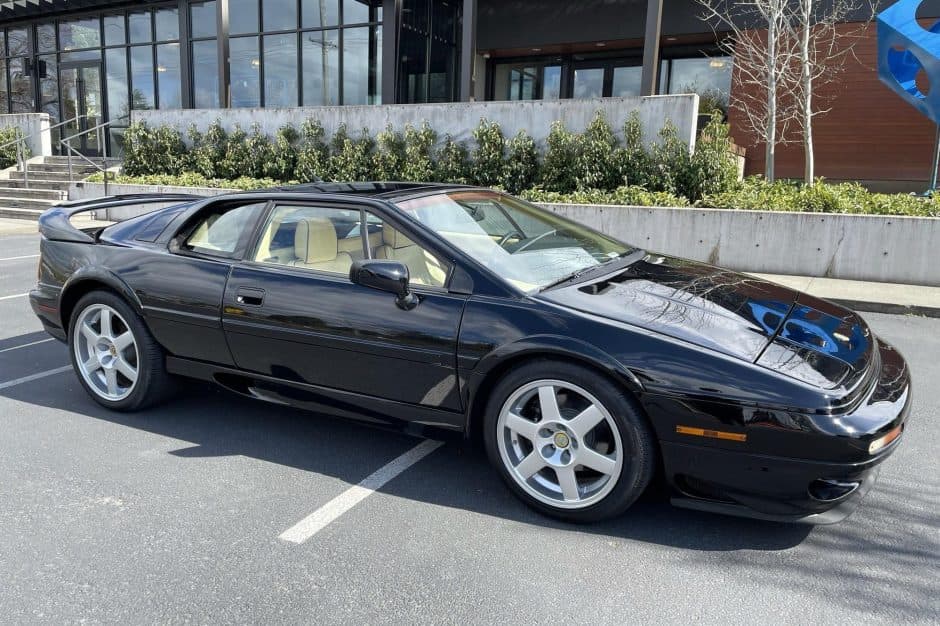 1997 Lotus Esprit sold for $39,500