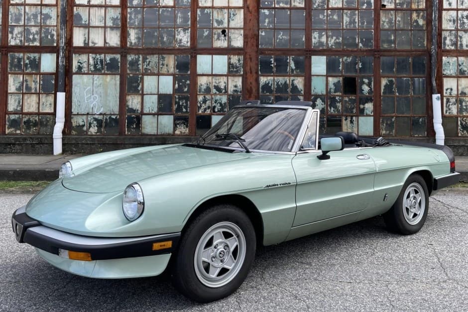1985 Alfa Romeo 105/115 Spider Series 3 sold for $29,250