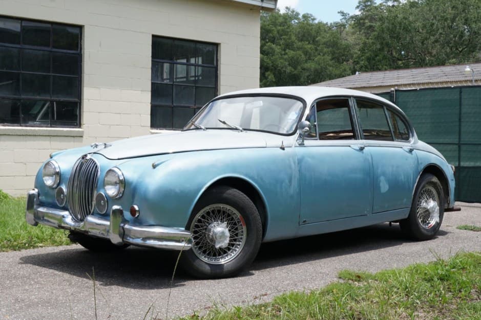 1961 Jaguar Mk II sold for $5,050