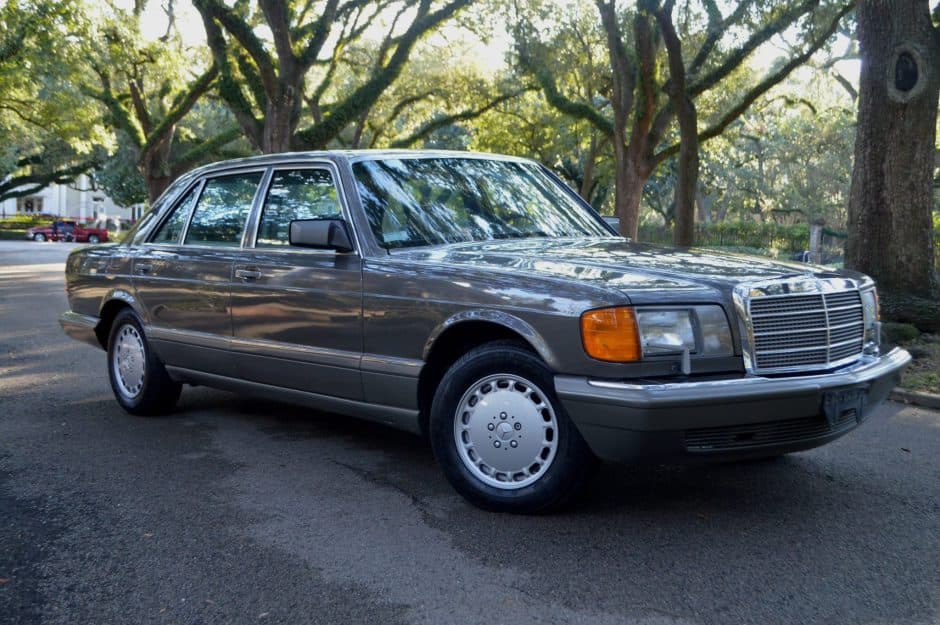 1988 Mercedes-Benz W126 S-Class sold for $14,750