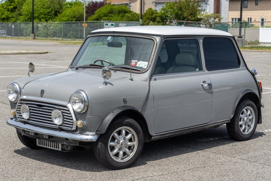 1996 Mini Mk VI & Mk VII sold for $9,555
