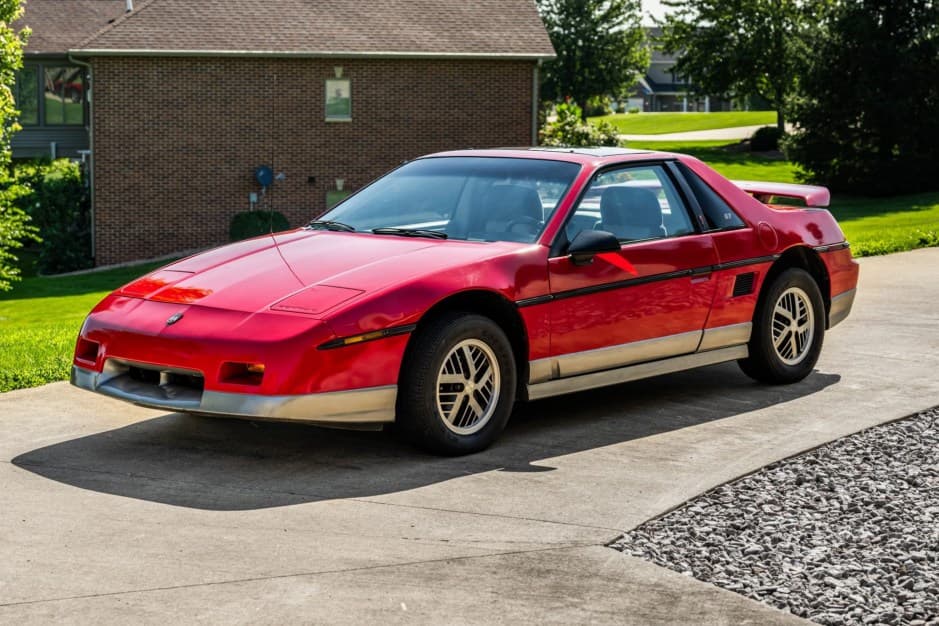 1985 Pontiac Fiero sold for $8,500