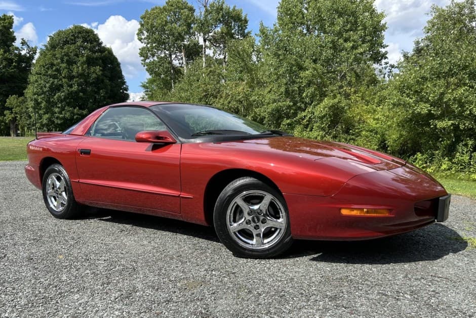 1997 Pontiac Firebird (1993-2002) sold for $12,250
