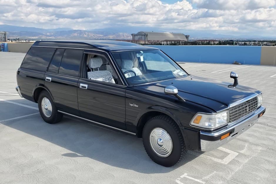 1990 Toyota Crown sold for $7,000