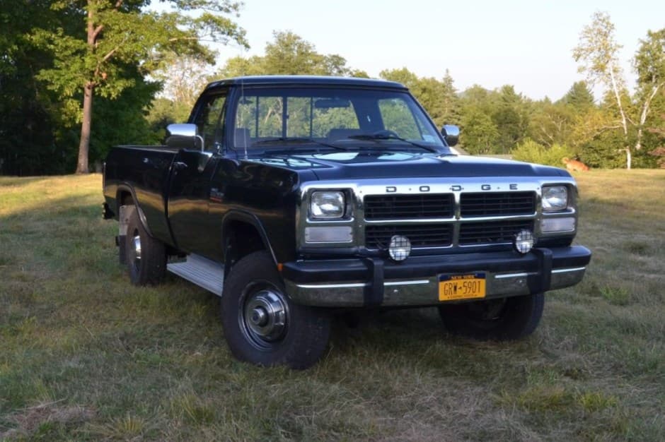 1992 Dodge Ram (1981-1993) sold for $17,000