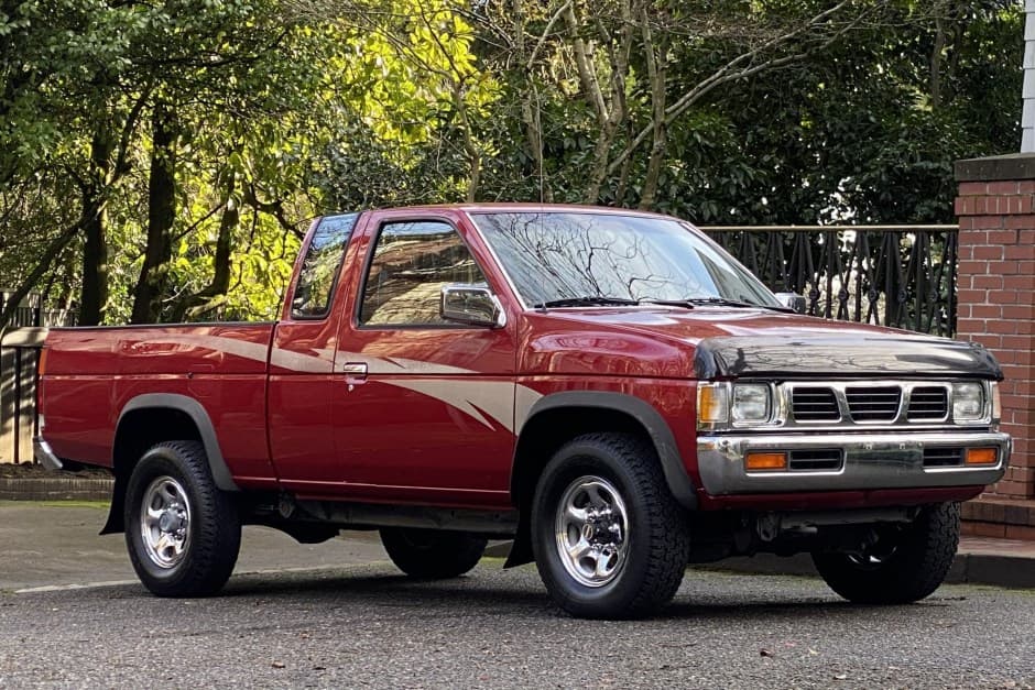 1994 Nissan Pickup sold for $11,000