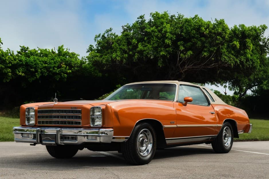 1977 Chevrolet Monte Carlo sold for $13,250