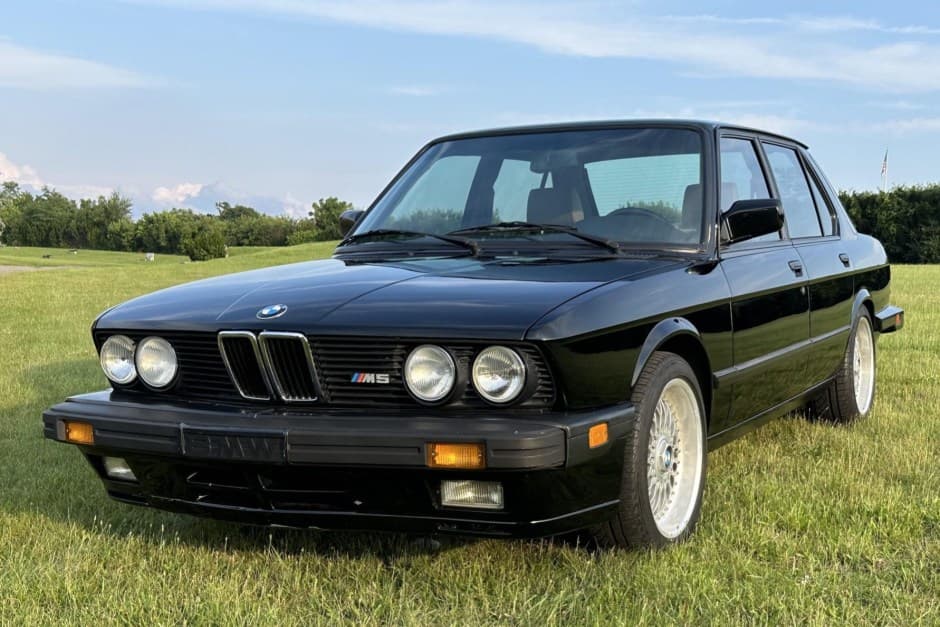 1988 BMW E28 M5 sold for $35,000