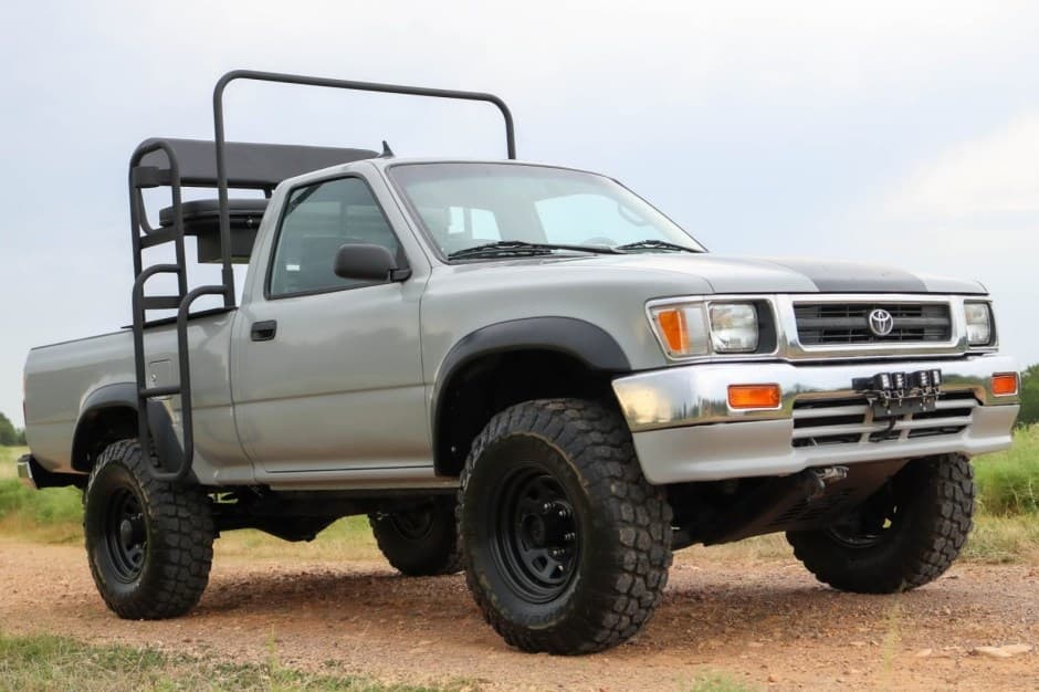 1993 Toyota Pickup (N80/90/100/110 1989-1997) sold for $8,350