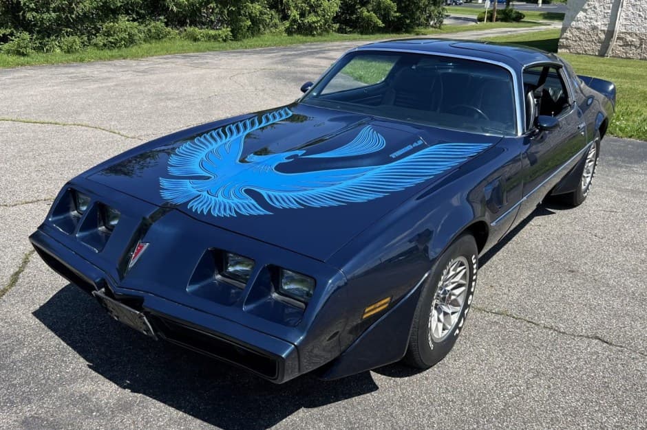 1981 Pontiac Firebird (1970-1981) sold for $22,100