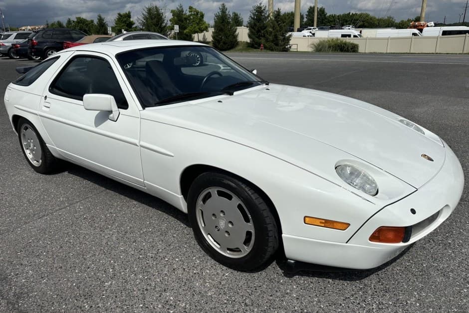 1987 Porsche 928 sold for $24,900