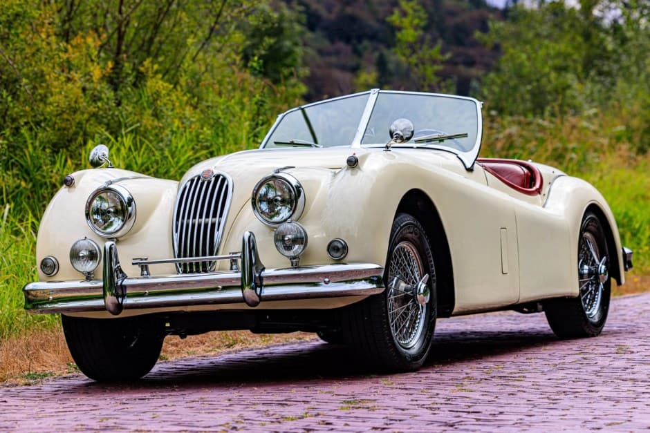 1955 Jaguar XK140 sold for $97,500