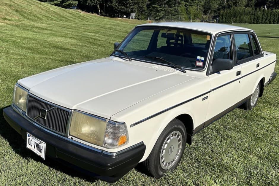 1988 Volvo 240 sold for $6,200