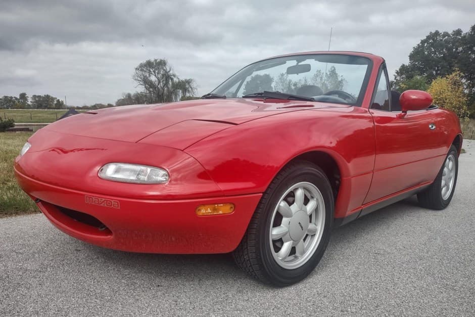 1991 Mazda NA MX-5 Miata sold for $9,000