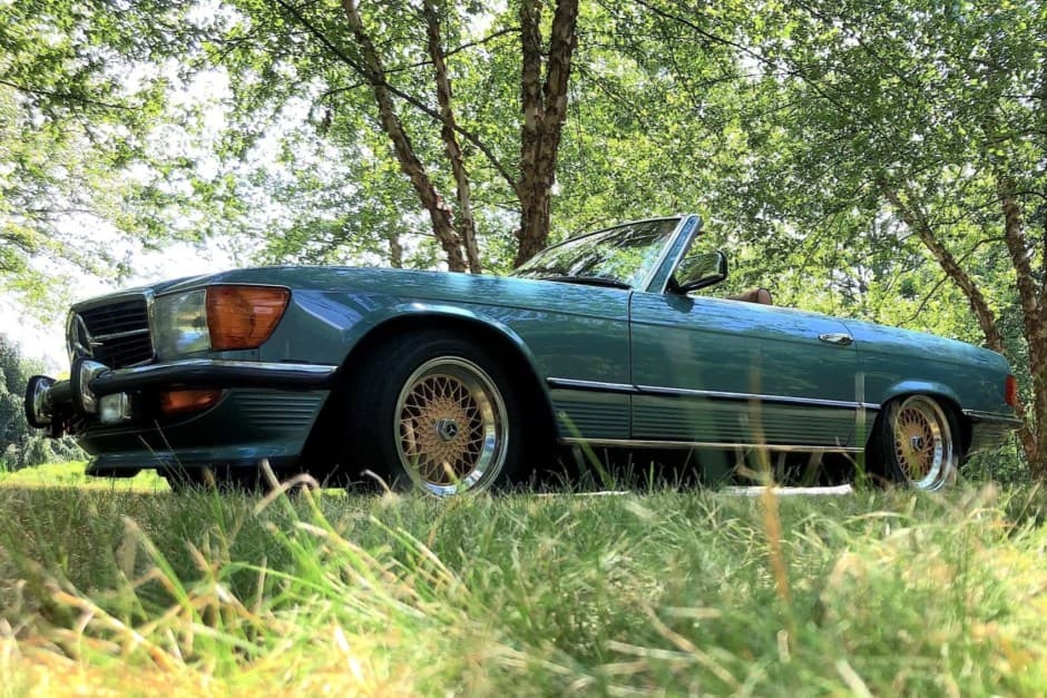 1977 Mercedes-Benz R107 SL sold for $24,000