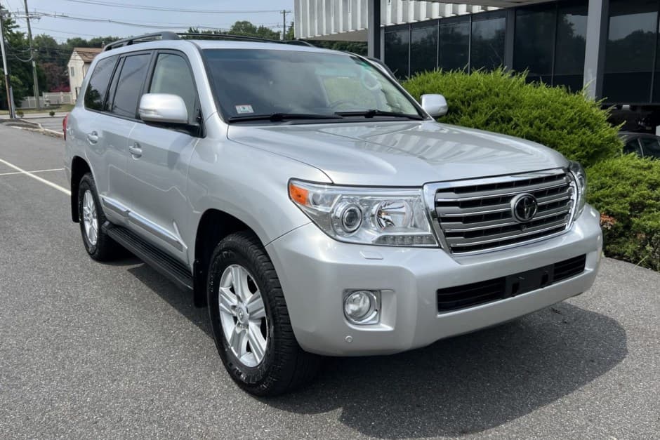 2013 Toyota Land Cruiser 200-Series sold for $21,500