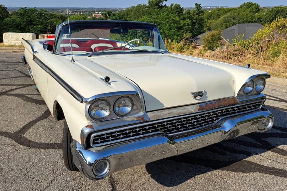 1959 Ford Galaxie sold for $12,000