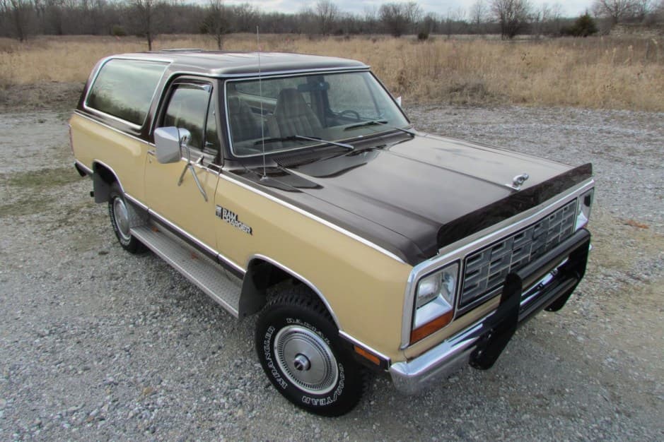 1981 Dodge Ramcharger / Plymouth Trail Duster sold for $19,500